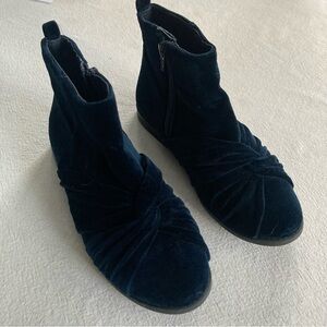 Zara Kids Navy Velvet Boots
